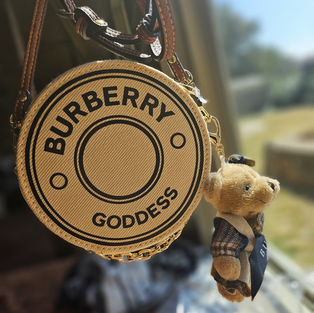 Burberry EDP gift medium pouch
